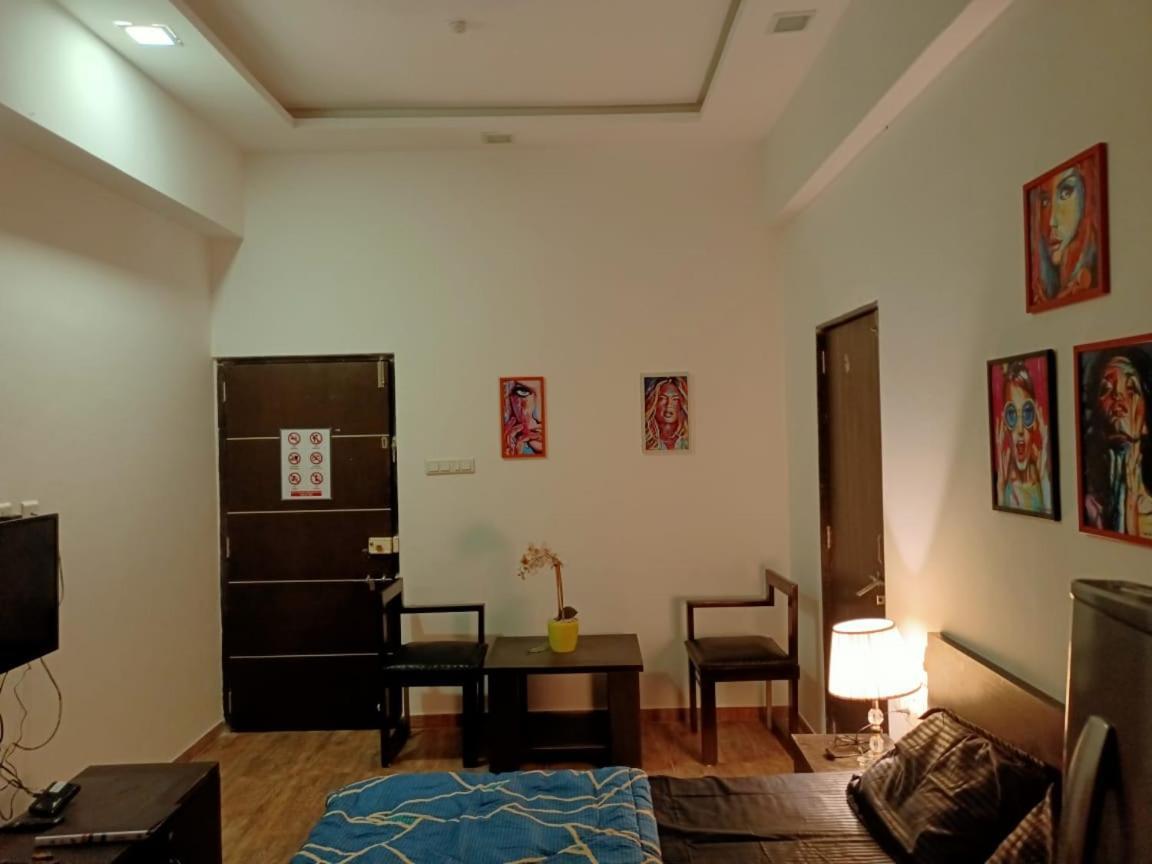 Marigold Stay Jambhulpada Luaran gambar